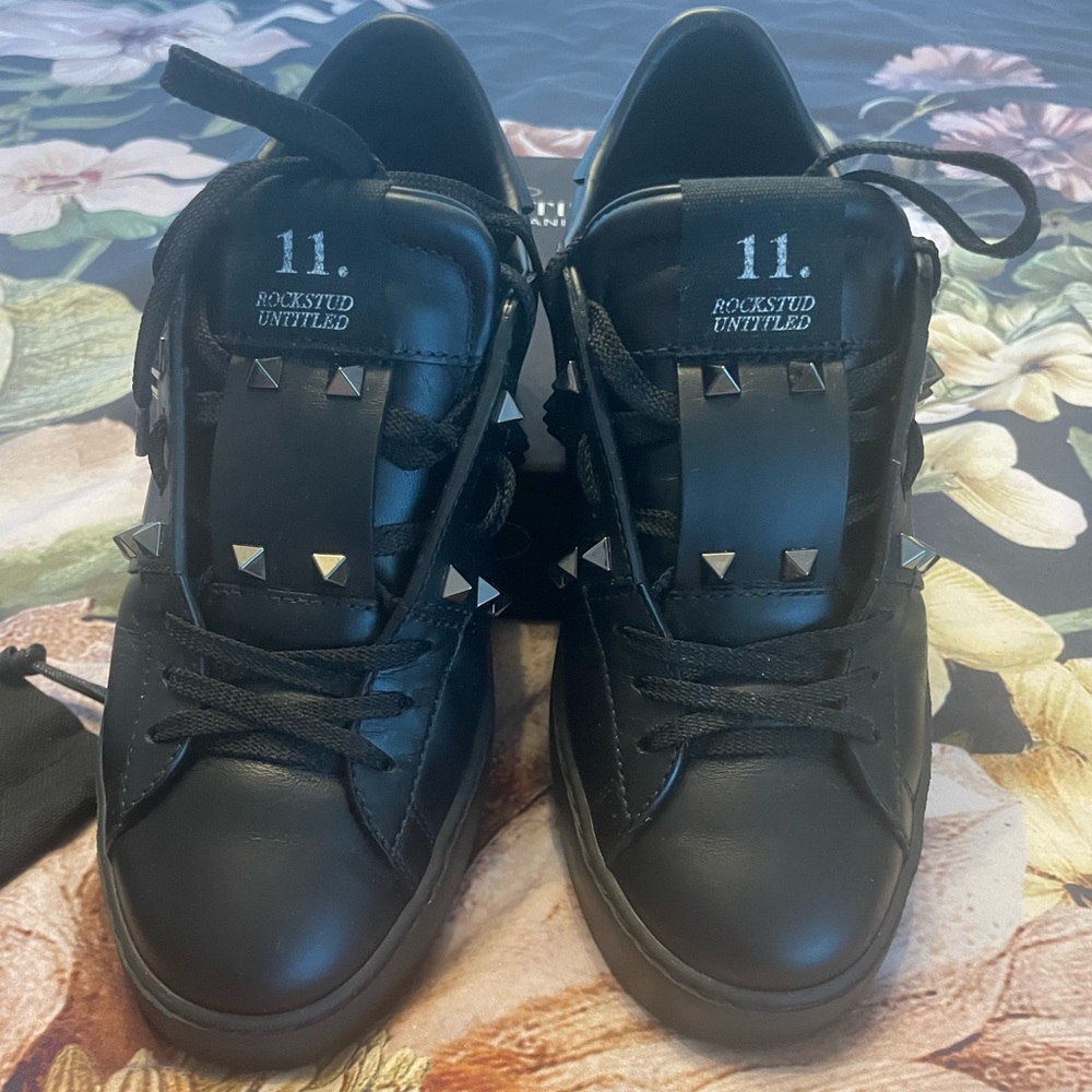 Valentino Rockstud Sneakers 👟 - Picture 7 of 15
